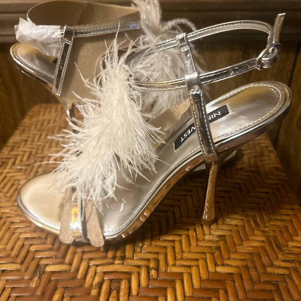 Silver Nine West Million ankle strap sandals 👡